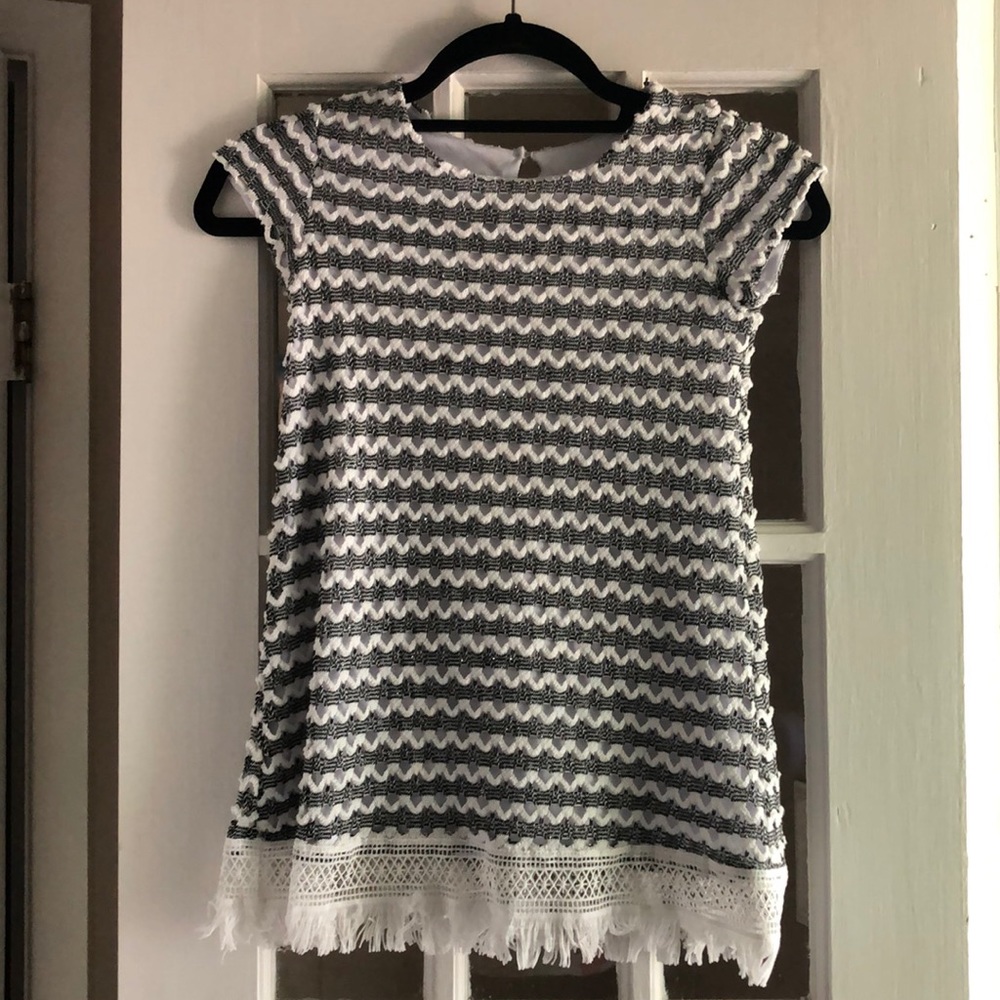 Girls black and white tunic